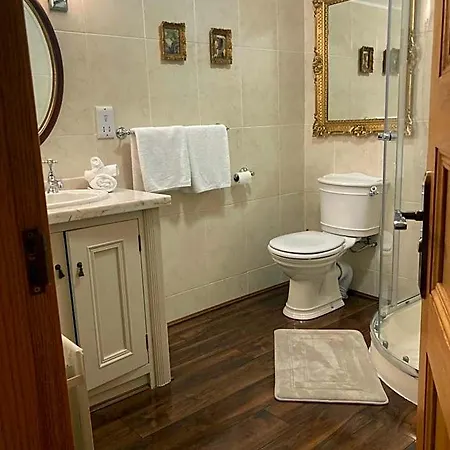 Barrow 4*